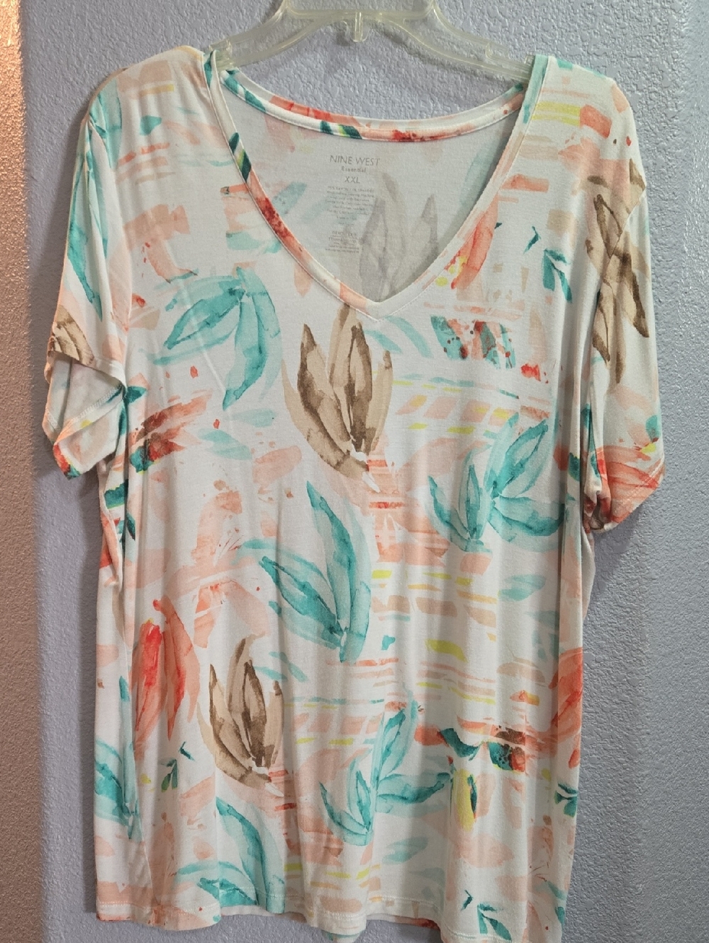 Nine West White V-Neck Short Sleeve Floral Watercolor Top